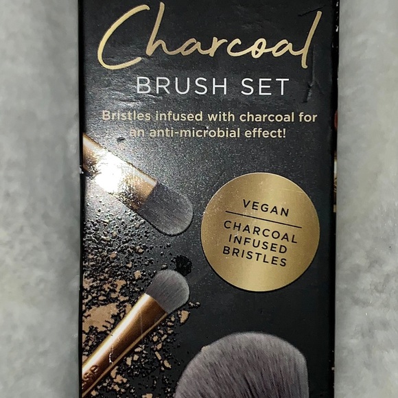 ⭐️HP⭐️ BILLION DOLLAR MAKEUP BRUSH SET NEW IN BOX CHARCOAL INFUSED. - Picture 3 of 15